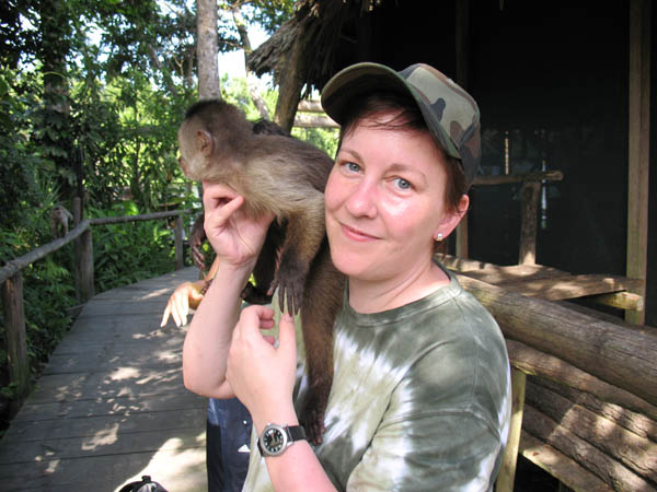 Affe (links)